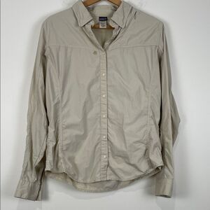 Patagonia Women’s 12 Tan Nylon Outdoors Button-Down Shirt Long Sleeve Flaws